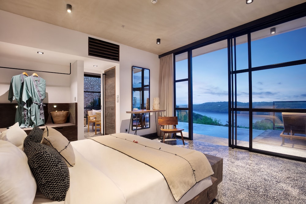 One Bedroom Deluxe Pool Villa with Sea View