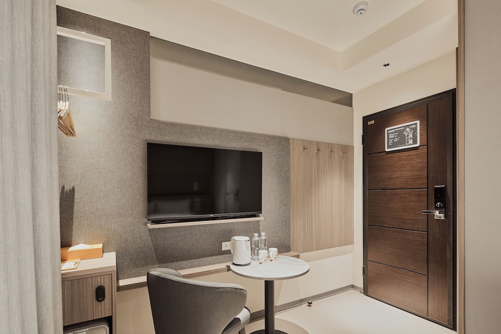 Superior Room, City View