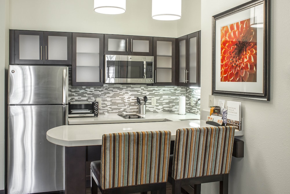 Suite, 1 Bedroom, Kitchen photo 2