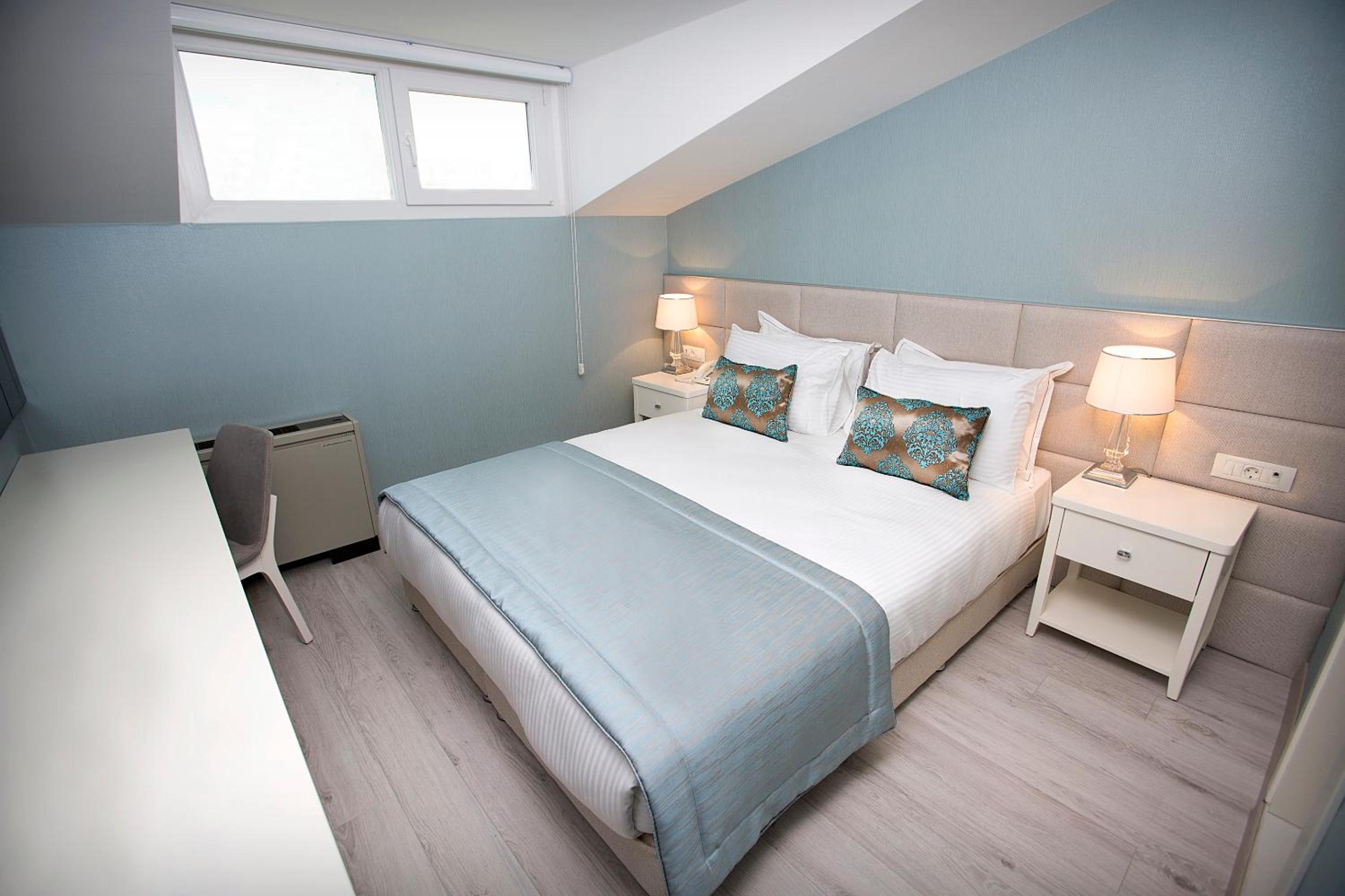 Budget Double Room photo 3