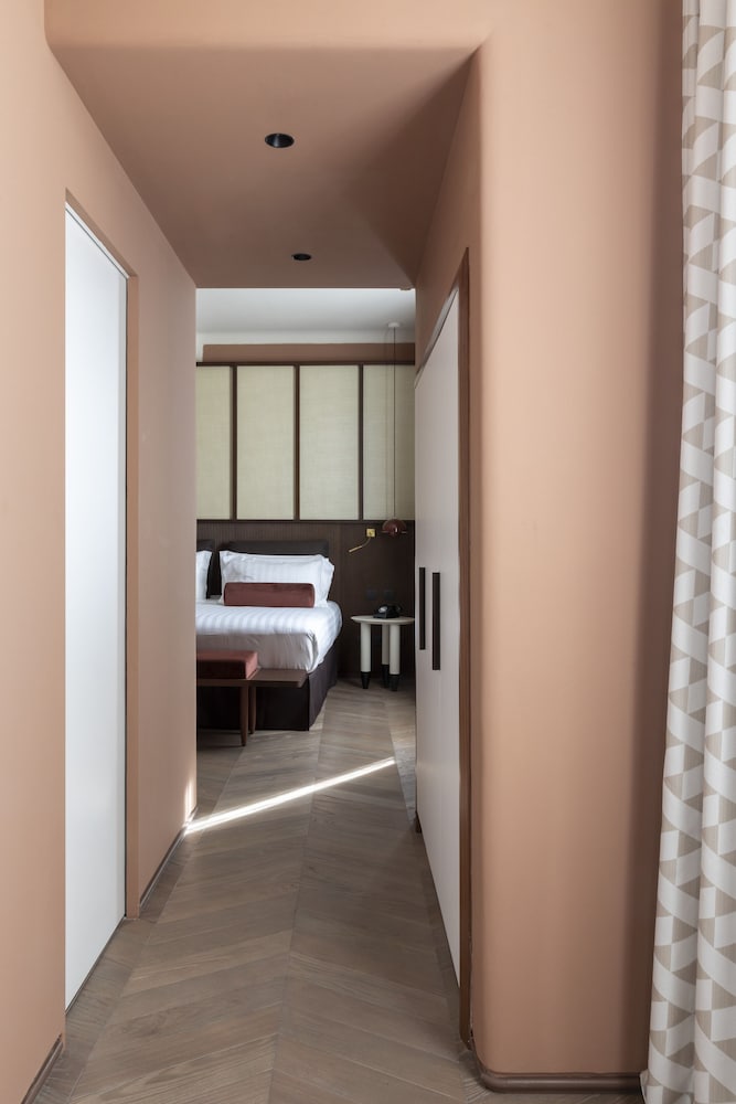 Deluxe Suite, City View photo 3