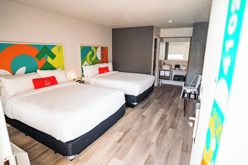 Room, 2 Queen Beds, Non Smoking - Photo 2