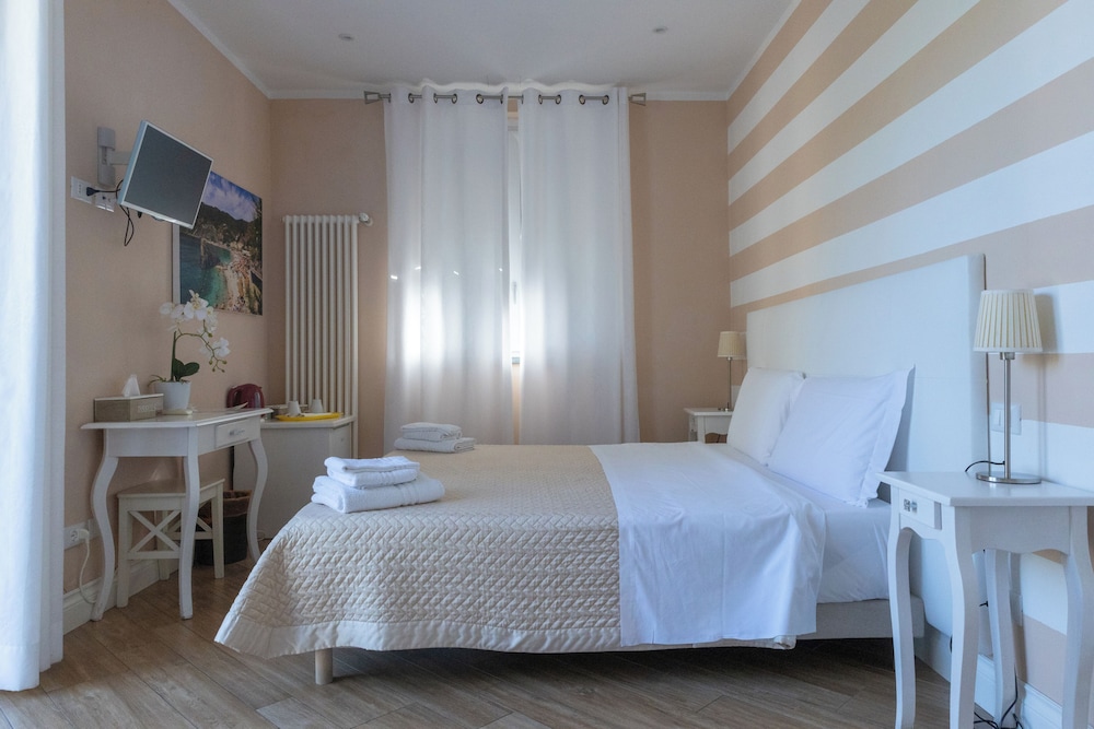 Elite Room