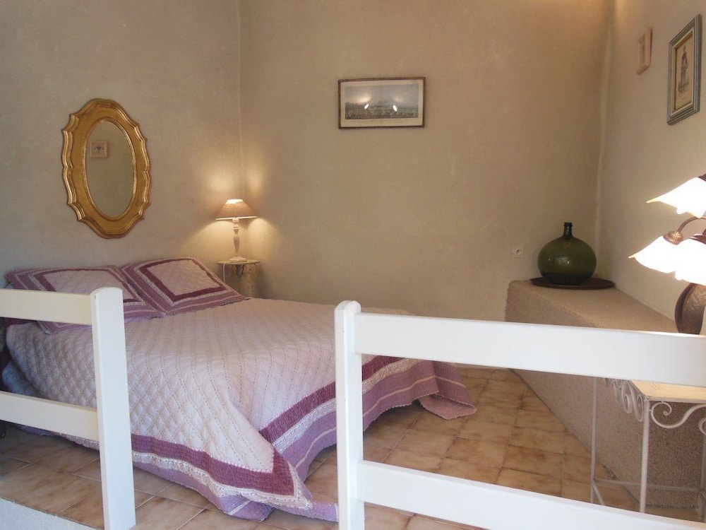 Room (Urbain V) photo 1