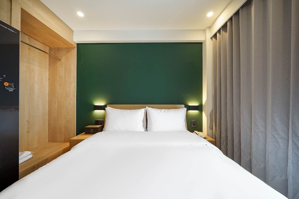 Deluxe Room - Photo 3