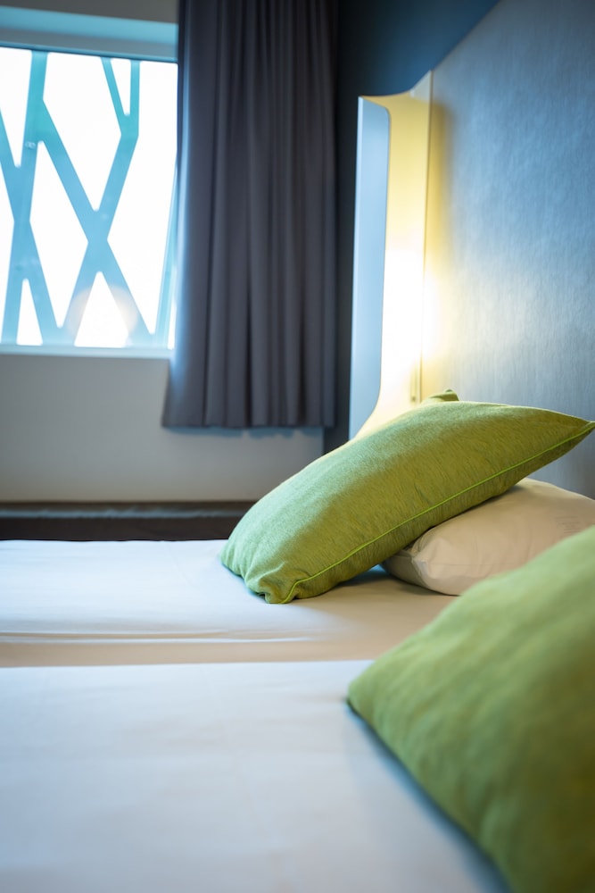 Standard Room, 2 Twin Beds - Photo 5