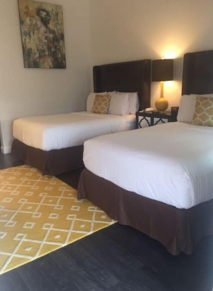 Standard Room, 2 Double Beds photo 2