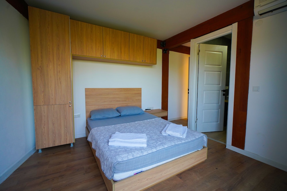 Standard Double Room Single Use, 1 Double Bed, Non Smoking, Garden View photo 1