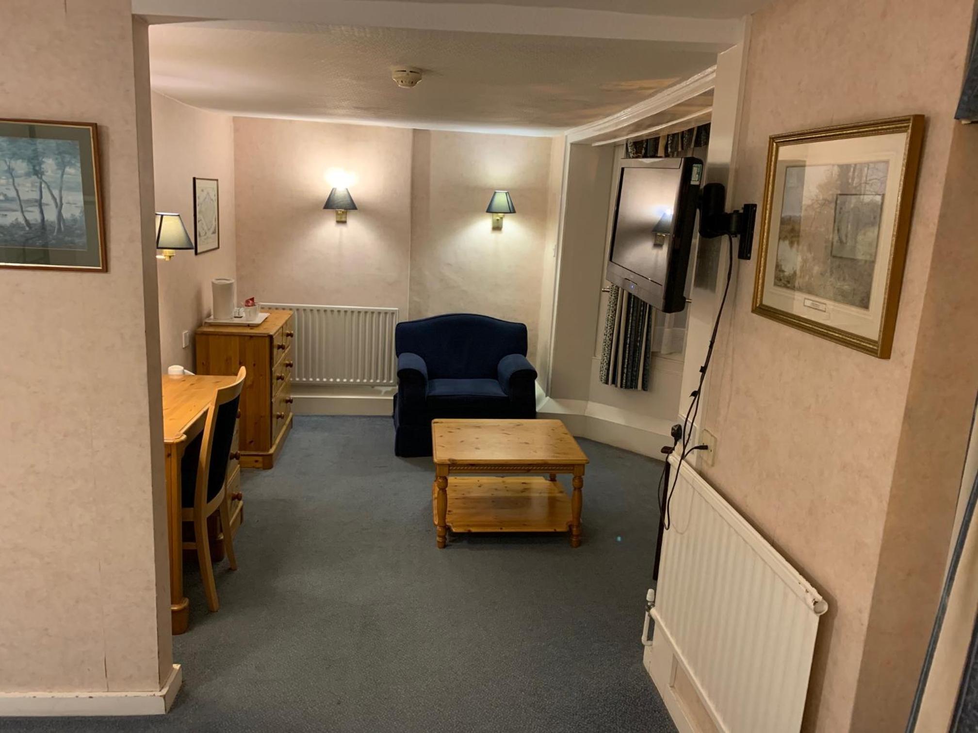 Twin Room with Private Bathroom