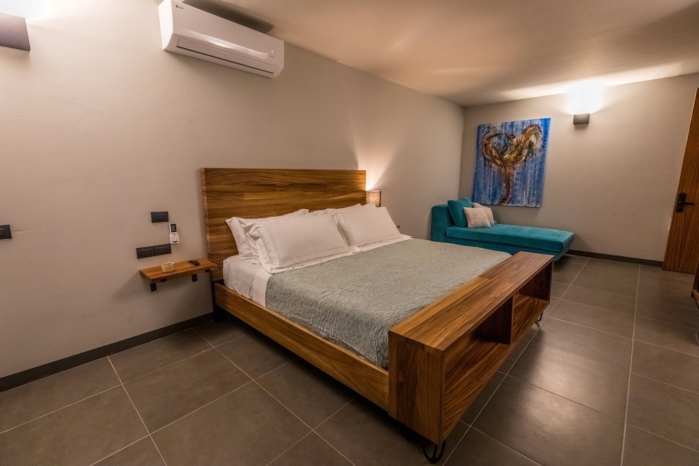 Deluxe Studio, 1 King Bed with Sofa bed, Garden Area photo 2