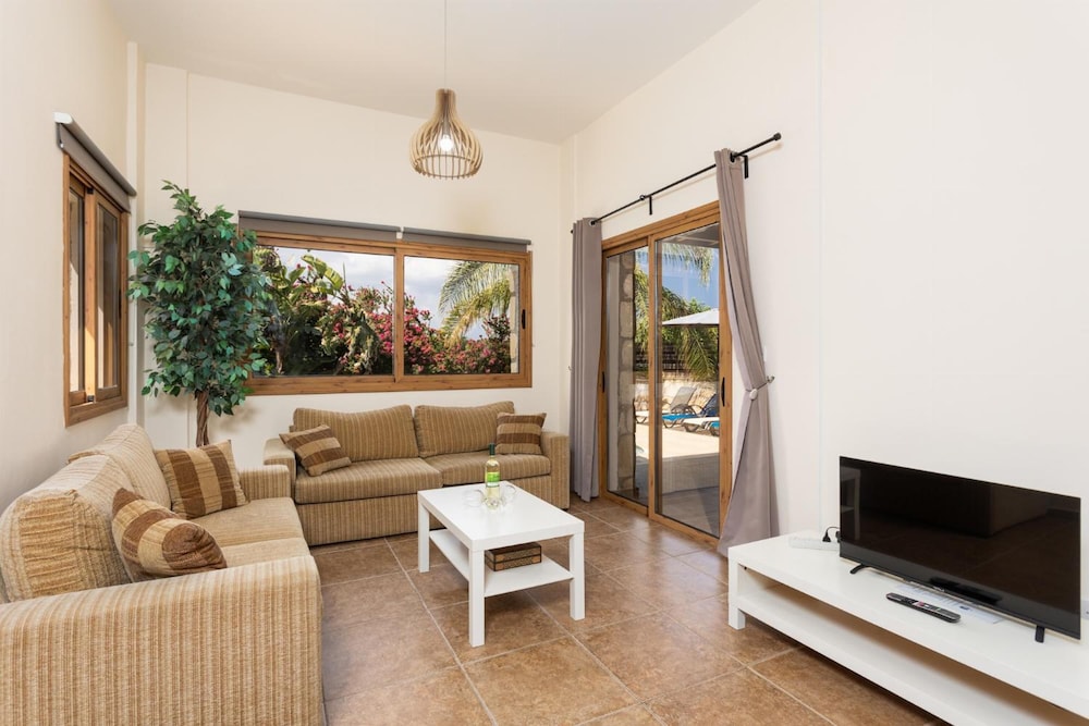 Villa photo 1