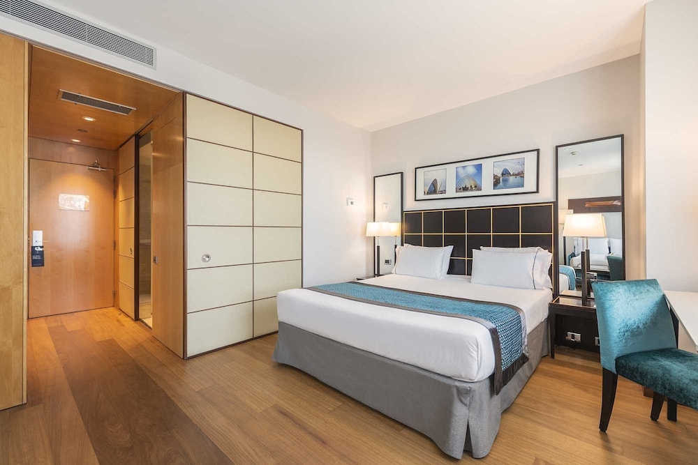Triple Room, City View