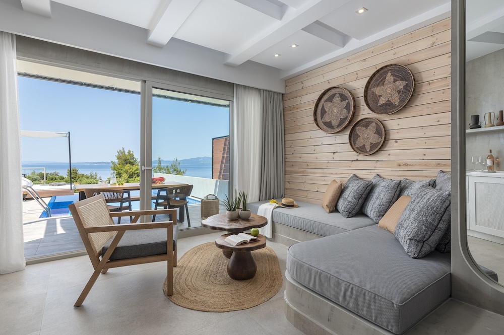 Duplex Suite Sea View Private Heated Pool
