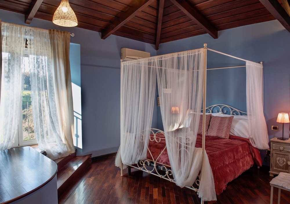 Romantic Triple Room, Ensuite, Garden View (Romance)