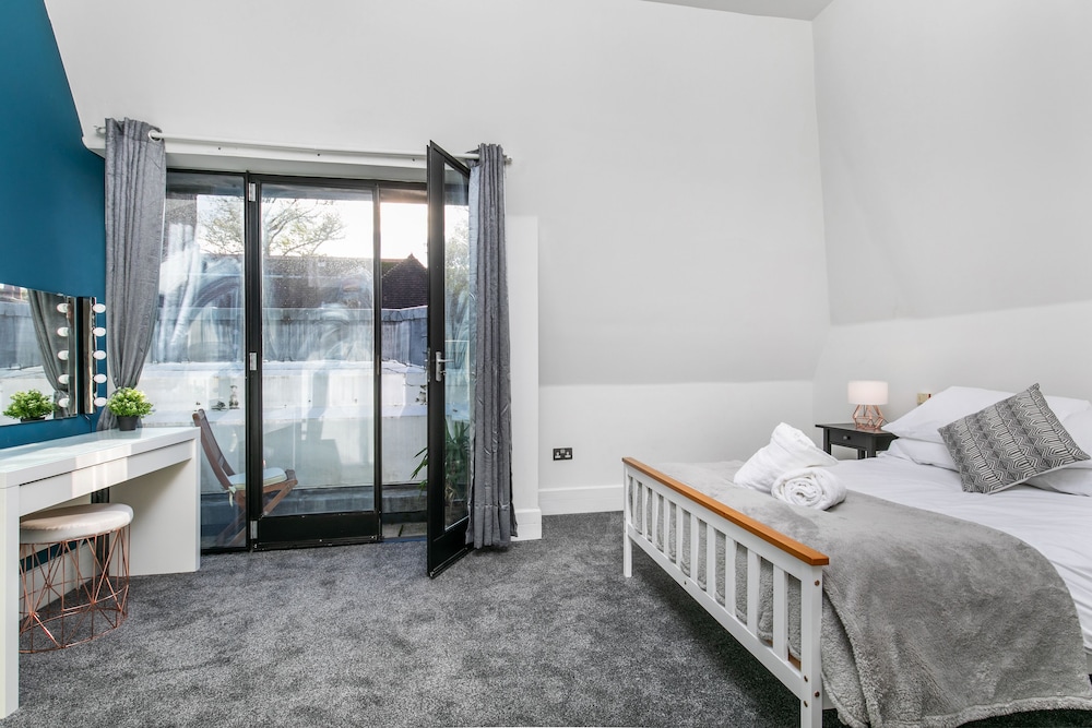 House (2 Bedrooms) photo 2