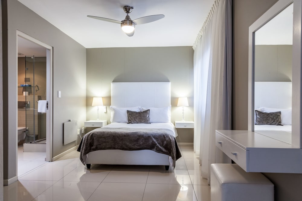 Luxury Suite, 2 Bedrooms - Photo 2