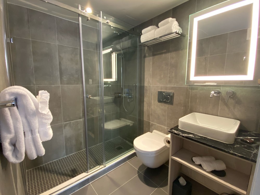 Room, 2 Double Beds, Non Smoking (Empire) thumbnail 6