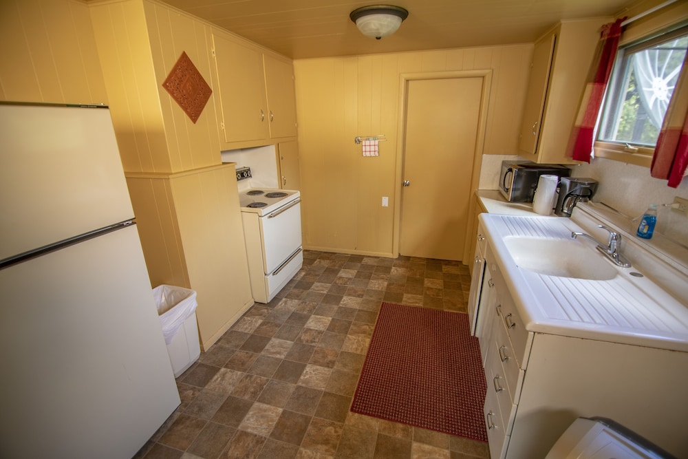 Rustic Juniper Cottage photo 2