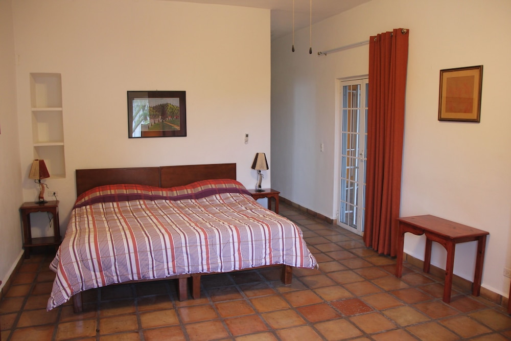 Comfort Suite, 1 King Bed, Garden View photo 1