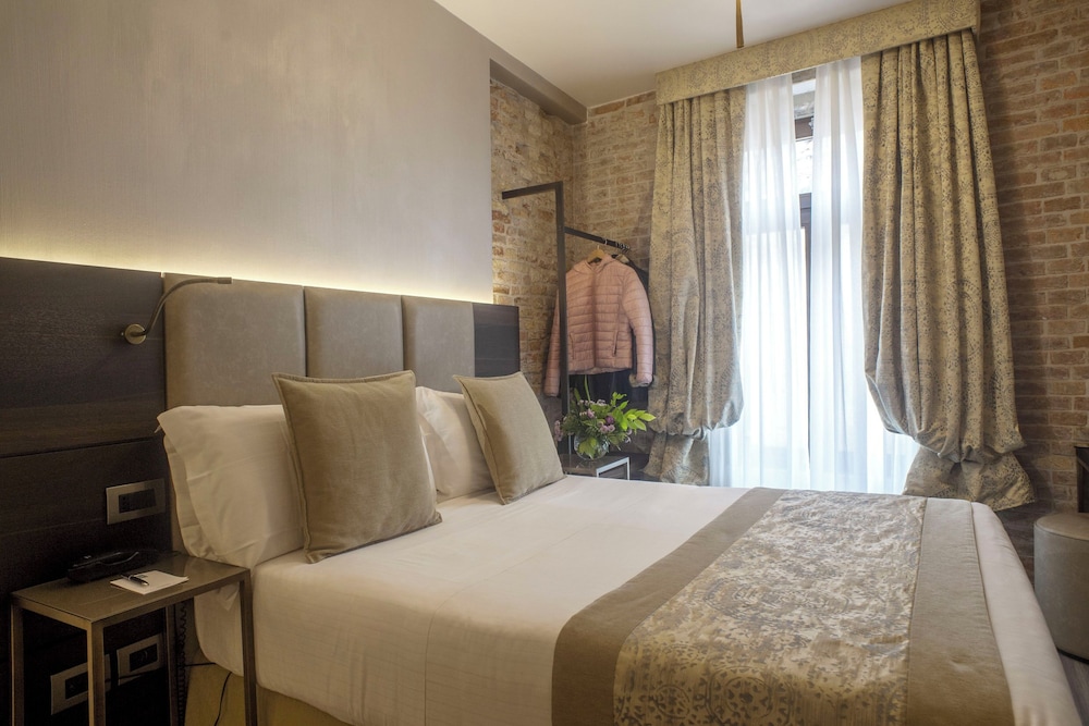 Executive Double Room (Small)