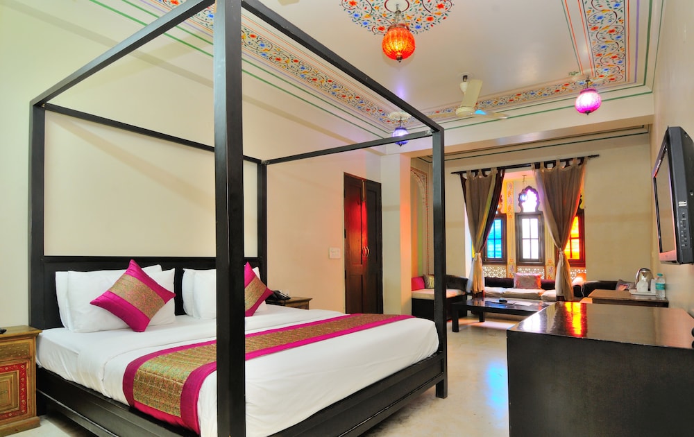 Deluxe Room - Photo 10