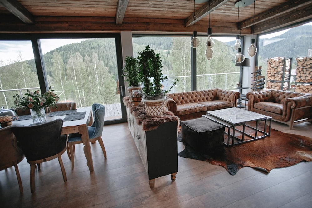 Villa photo 1
