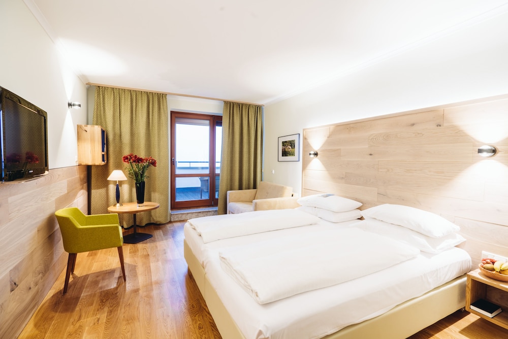Superior Double Room, 1 Bedroom, Balcony, Pool View photo 1