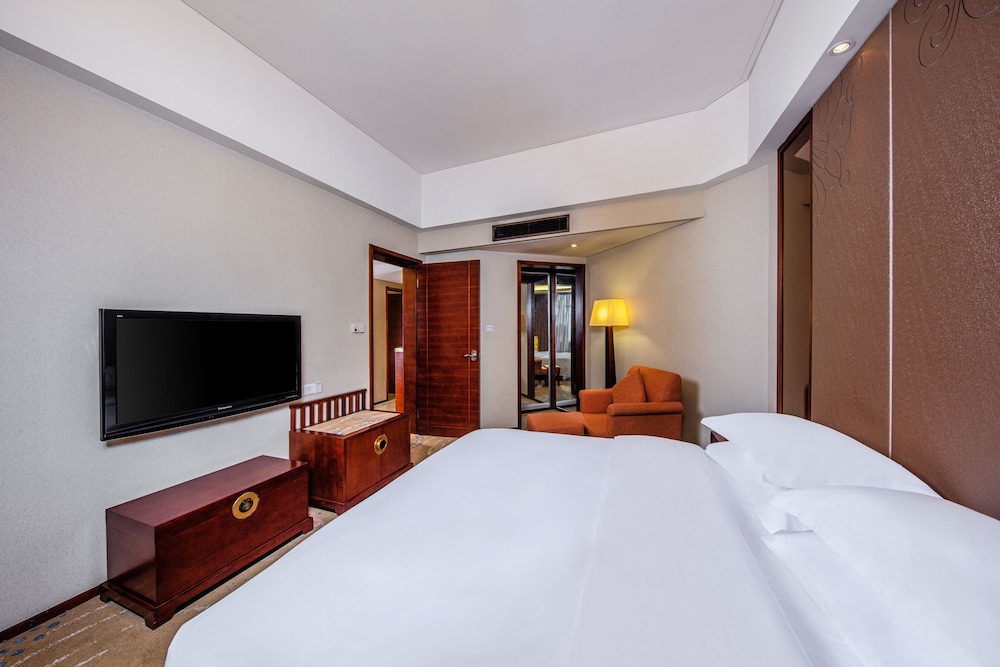 Suite, 1 Bedroom, Club Lounge Access - Photo 2