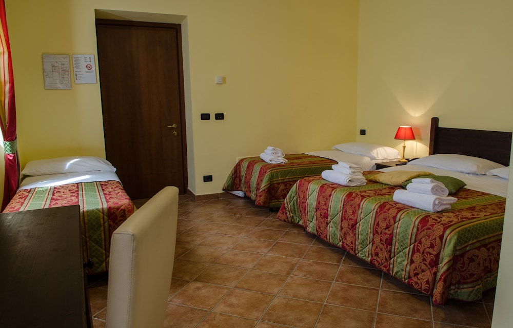 Superior Quadruple Room photo 3