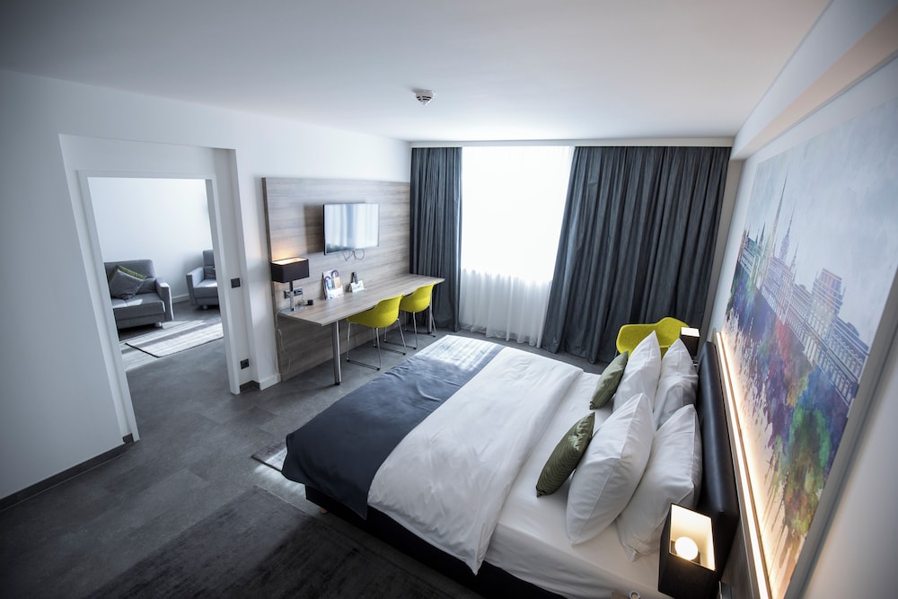 Executive Suite, Multiple Beds