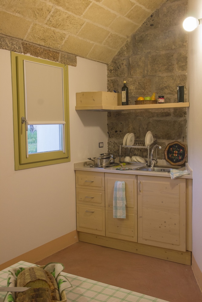 Studio, 1 Bedroom, Kitchenette photo 2