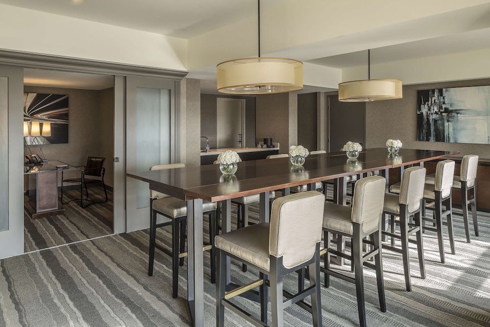 Suite (Hospitality) - Photo 4
