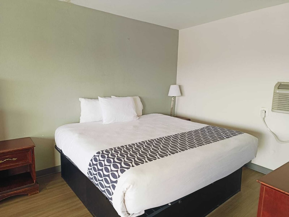 Room, 1 King Bed, Non Smoking