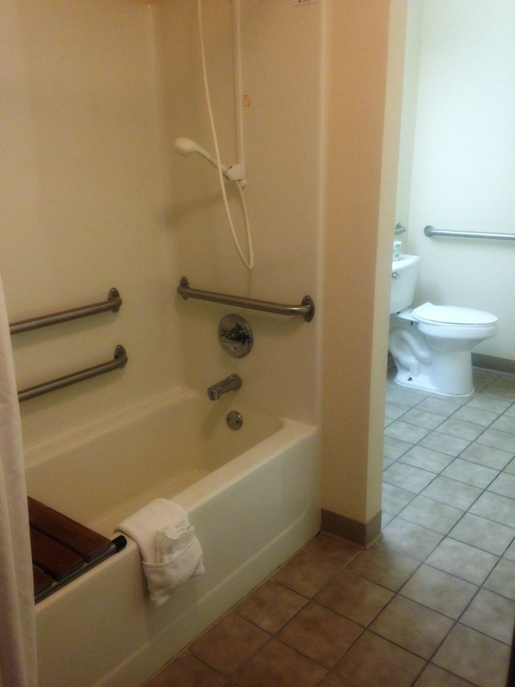 Room, 1 Queen Bed with Sofa bed, Accessible, Smoking photo 2