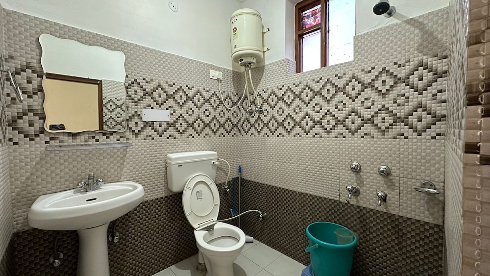 Standard Shared Dormitory, Mountain View