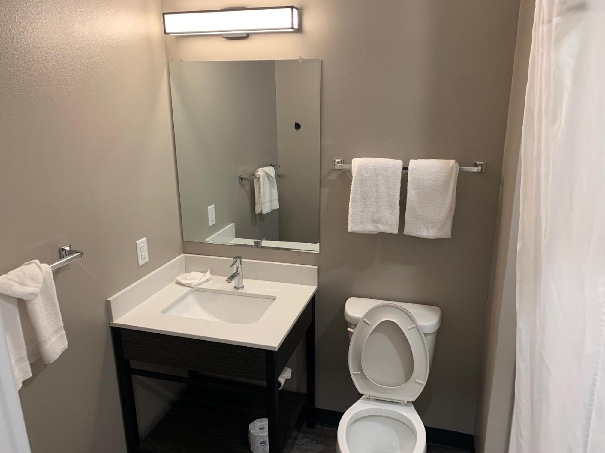 Deluxe Quadruple Room - Non-Smoking - Photo 7