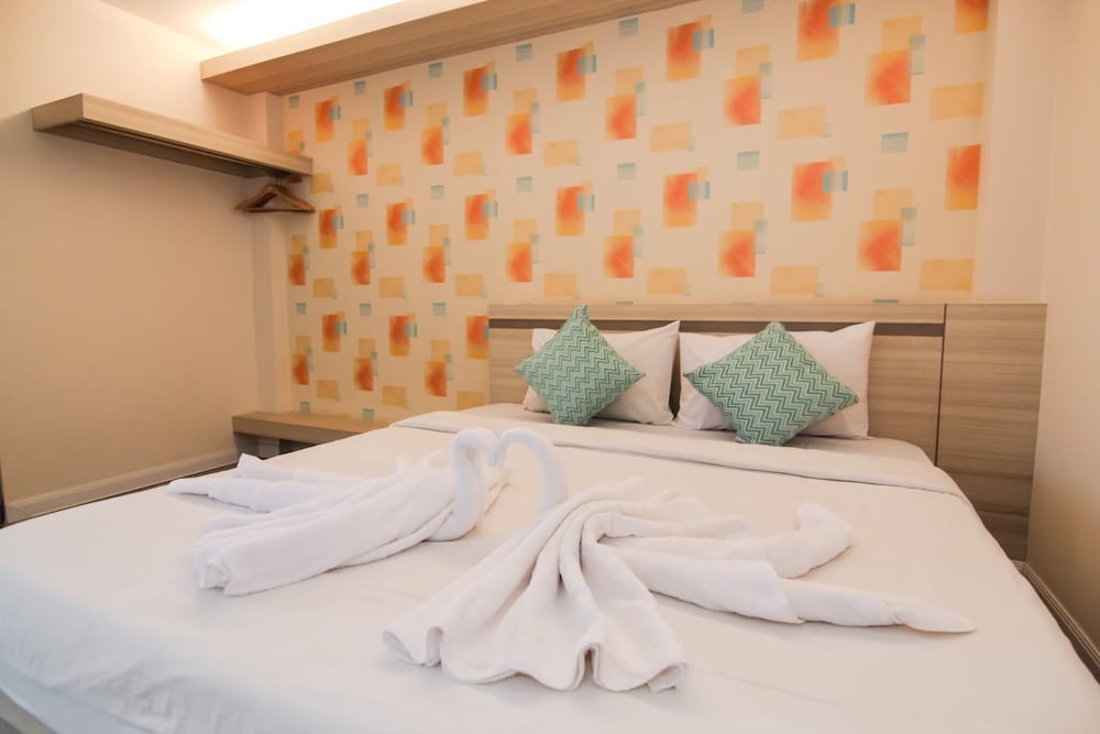Economy Double Room, 1 King Bed, City View photo 1