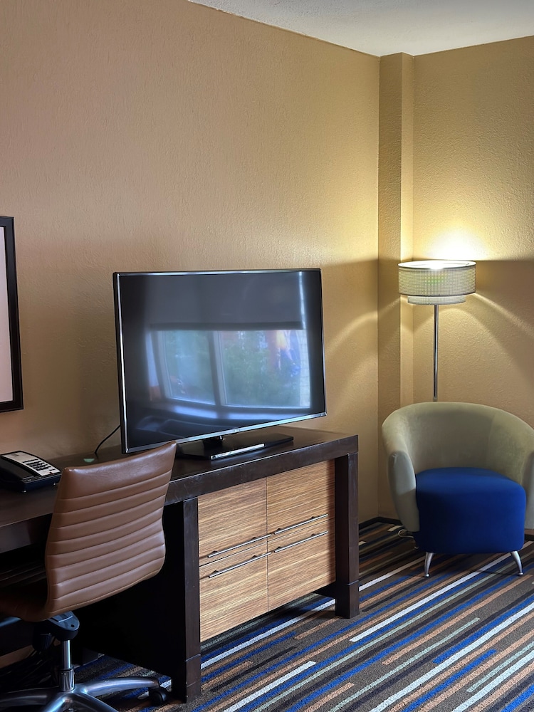 Superior Room, 1 King Bed - Photo 3