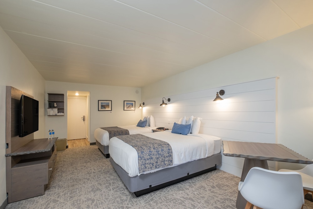 Double Queen Beds - Pool View photo 1