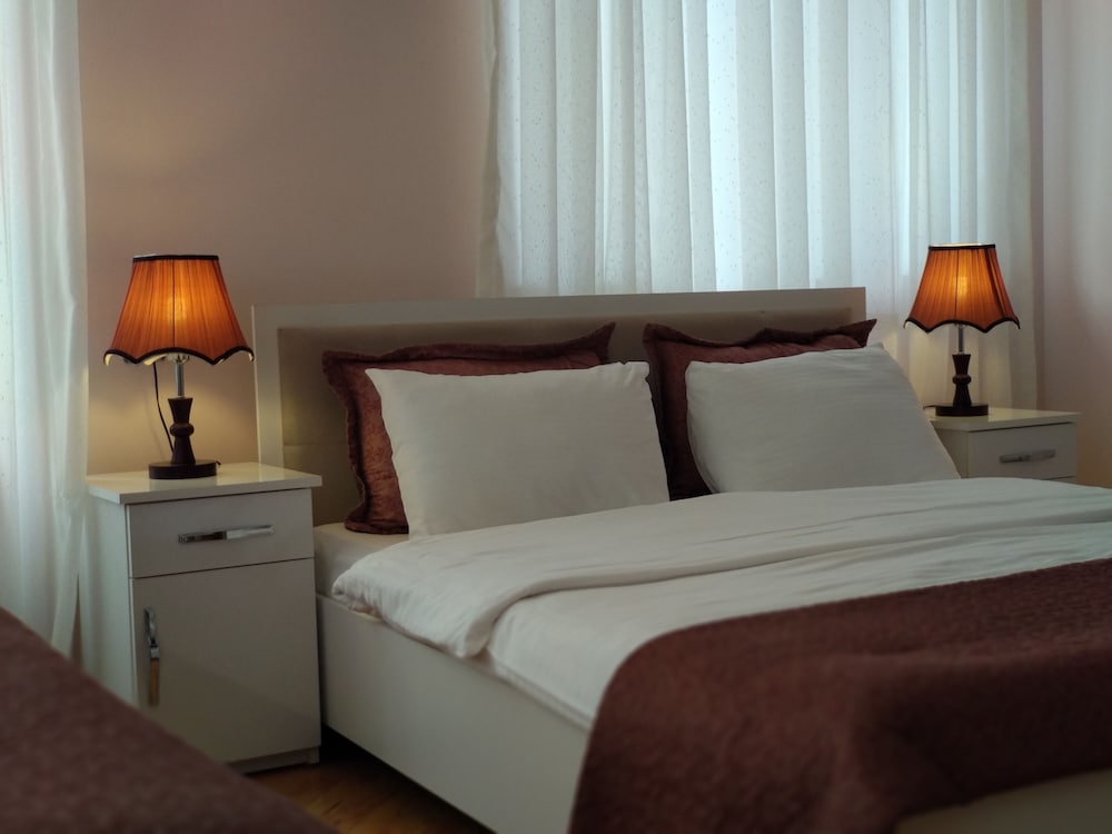 Triple Room, Multiple Beds