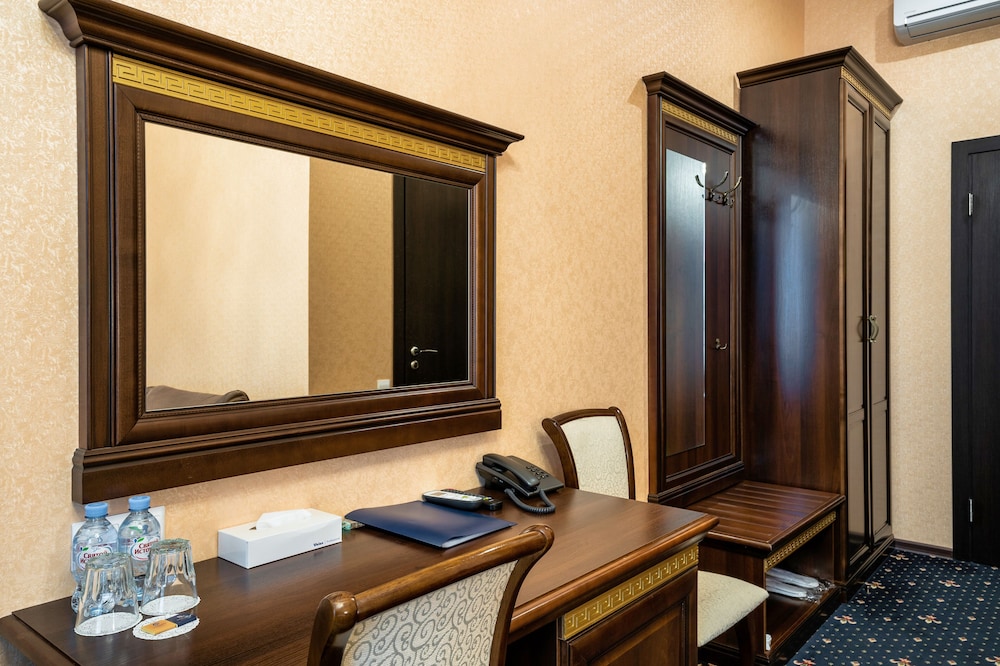 Deluxe Double or Twin Room photo 3