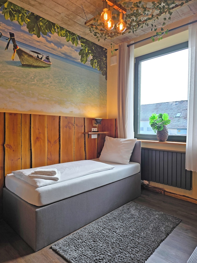 Economy Single Room