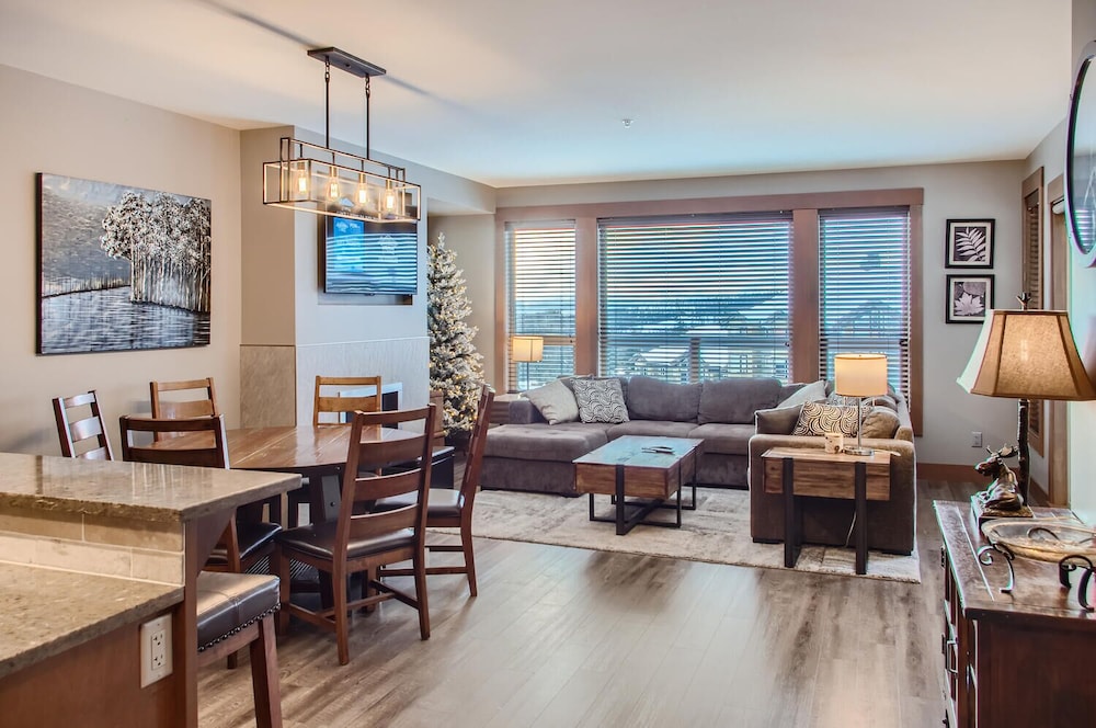 Stonegate Resort Unit B303 | 4BR photo 1