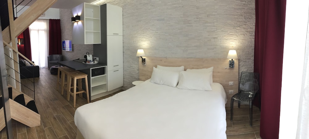 Design Suite, 2 Bedrooms, Terrace