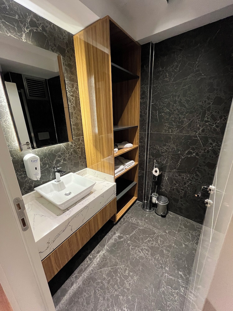 Suite, 1 Bedroom photo 2