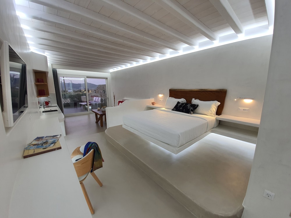 Luxury Suite photo 1