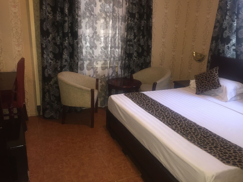 Standard Double Room, 1 King Bed, Smoking, City View