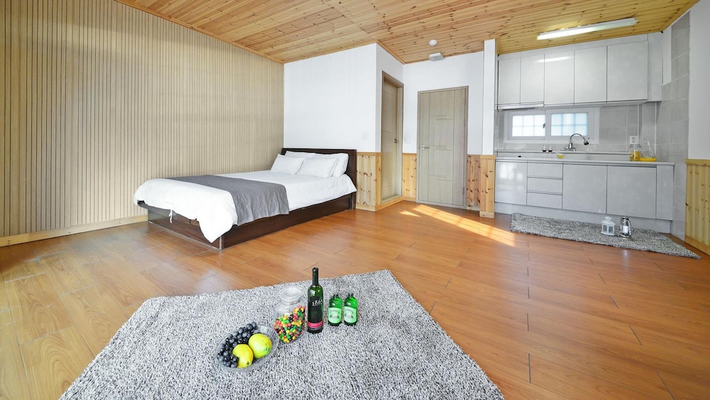 Basic Room, 1 Bedroom (Orange ( F2 )) - Photo 3