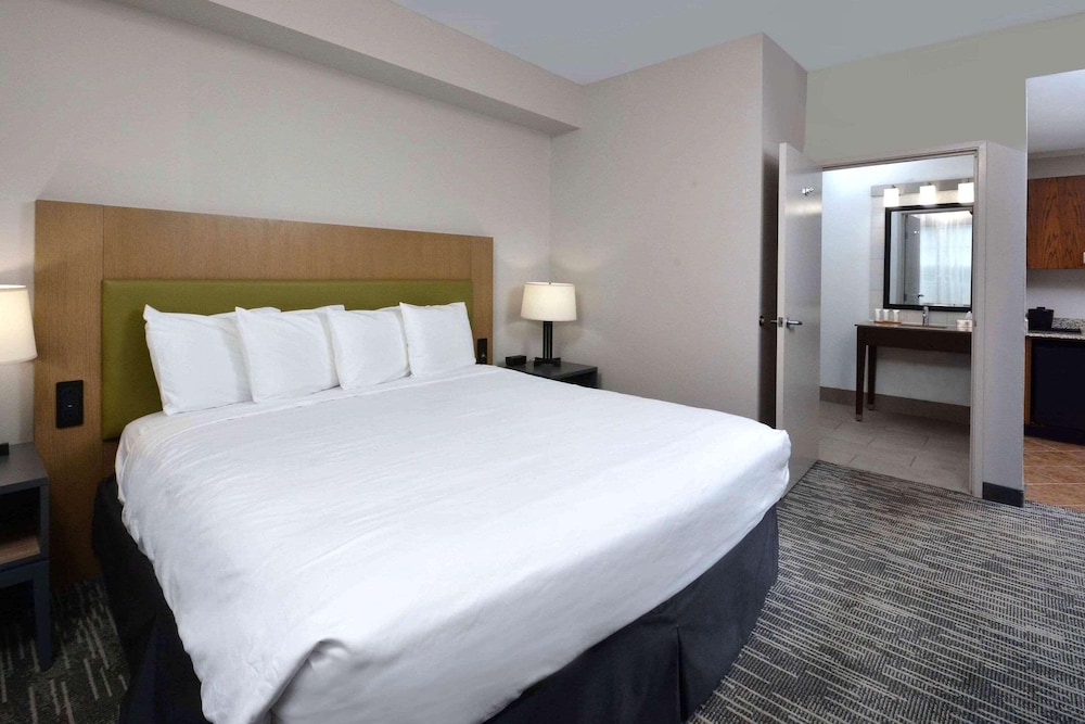 Premium Suite, 1 King Bed, Non Smoking