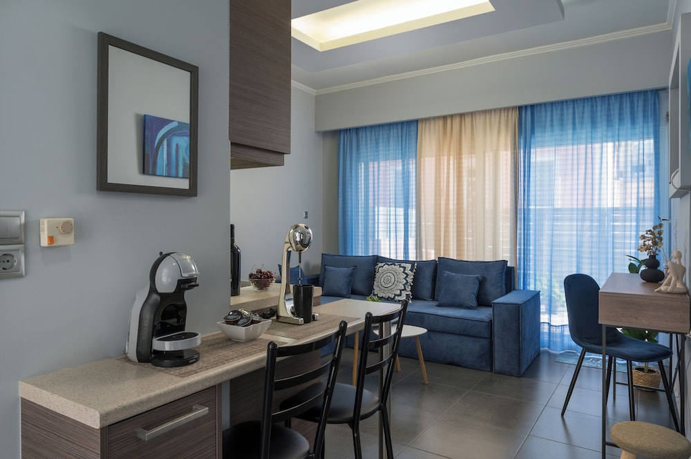 Deluxe Apartment, 1 Double Bed, Patio, Mountain View
